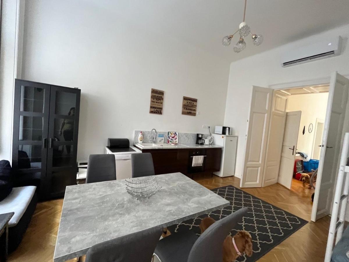 Love, Peace & Easy Living Apartment Budapest Esterno foto